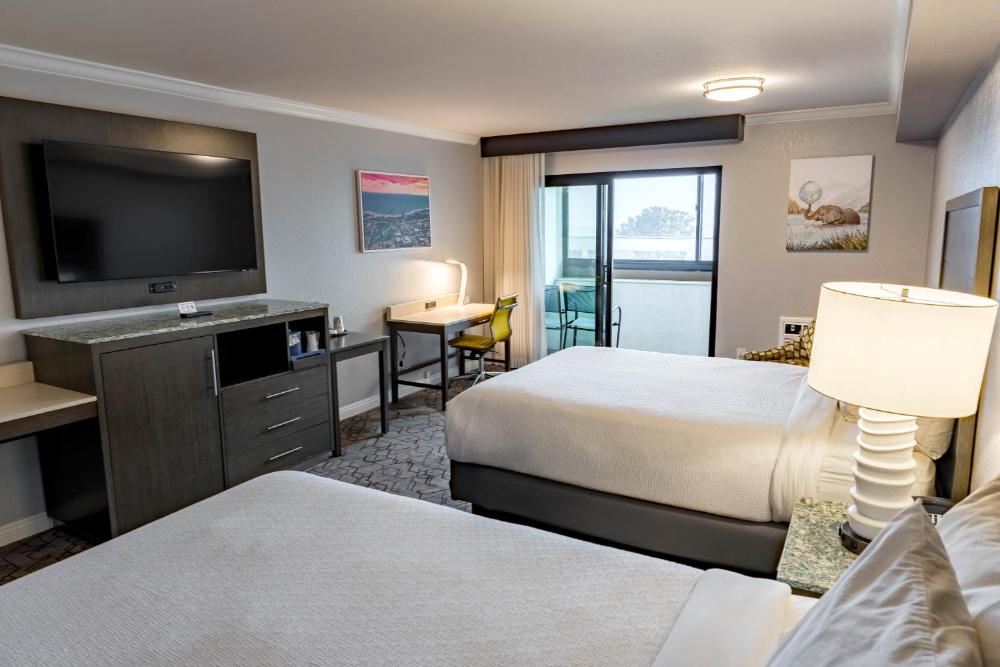 Standard Queen Room with Two Queen Beds with Balcony - Non Smoking interior